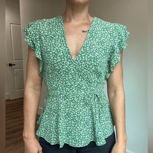 Monteau Los Angeles Green Floral Flutter Sleeve Wrap Peplum Shirt - M